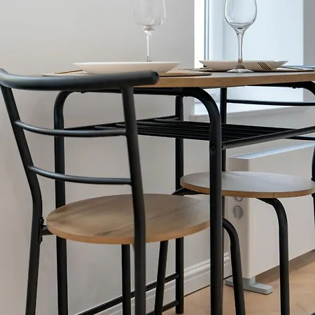Apartment Bright Wierzbiecice Near Mtp By Renters *