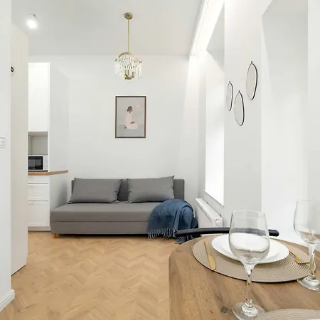 Apartment Bright Wierzbiecice Near Mtp By Renters