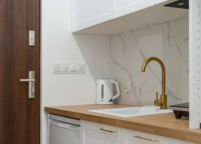 Bright Wierzbiecice Near Mtp By Renters شقة *